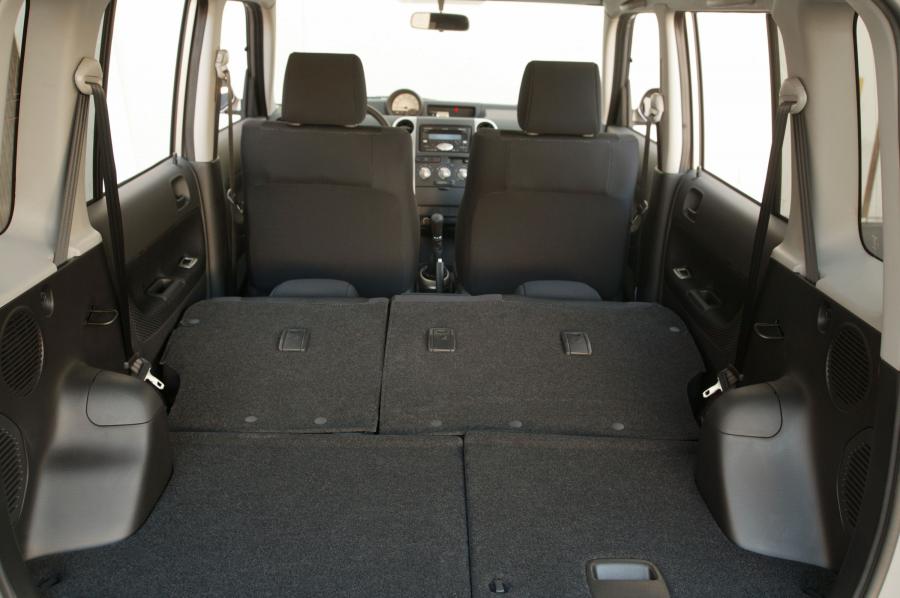 Багажник Scion xB 2003 года  (фото 20 из 42)